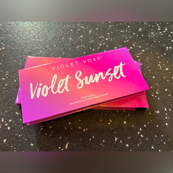 VIOLET VOSS | Violet Sunset Eyeshadow Palette - Picture 6 of 9